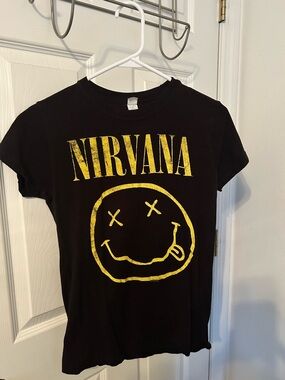 Y2K Nirvana Black And Yellow Smiley Face Women’s Crew Neck T Shirt Size Medium